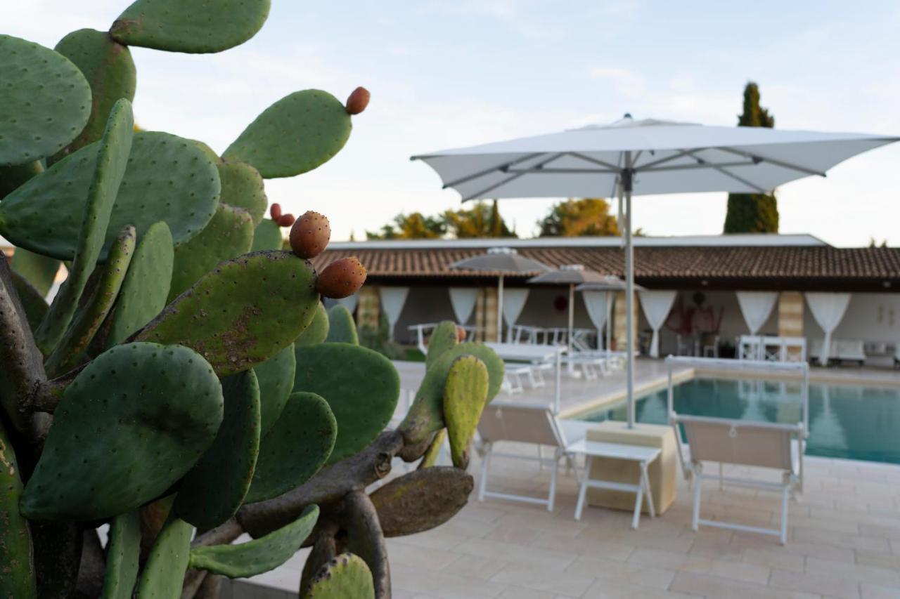 Masseria Tenuta Flora Maria Leverano Bagian luar foto