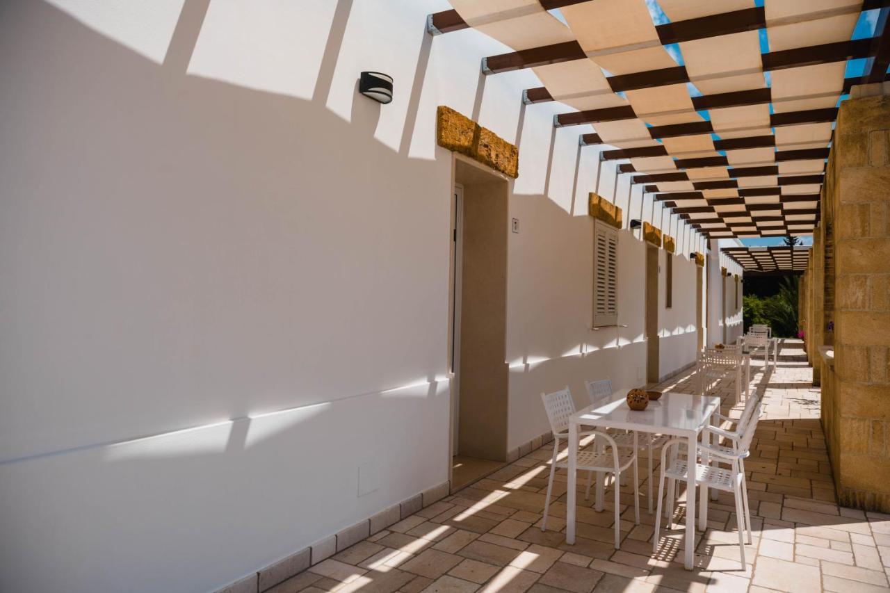 Masseria Tenuta Flora Maria Leverano Bagian luar foto