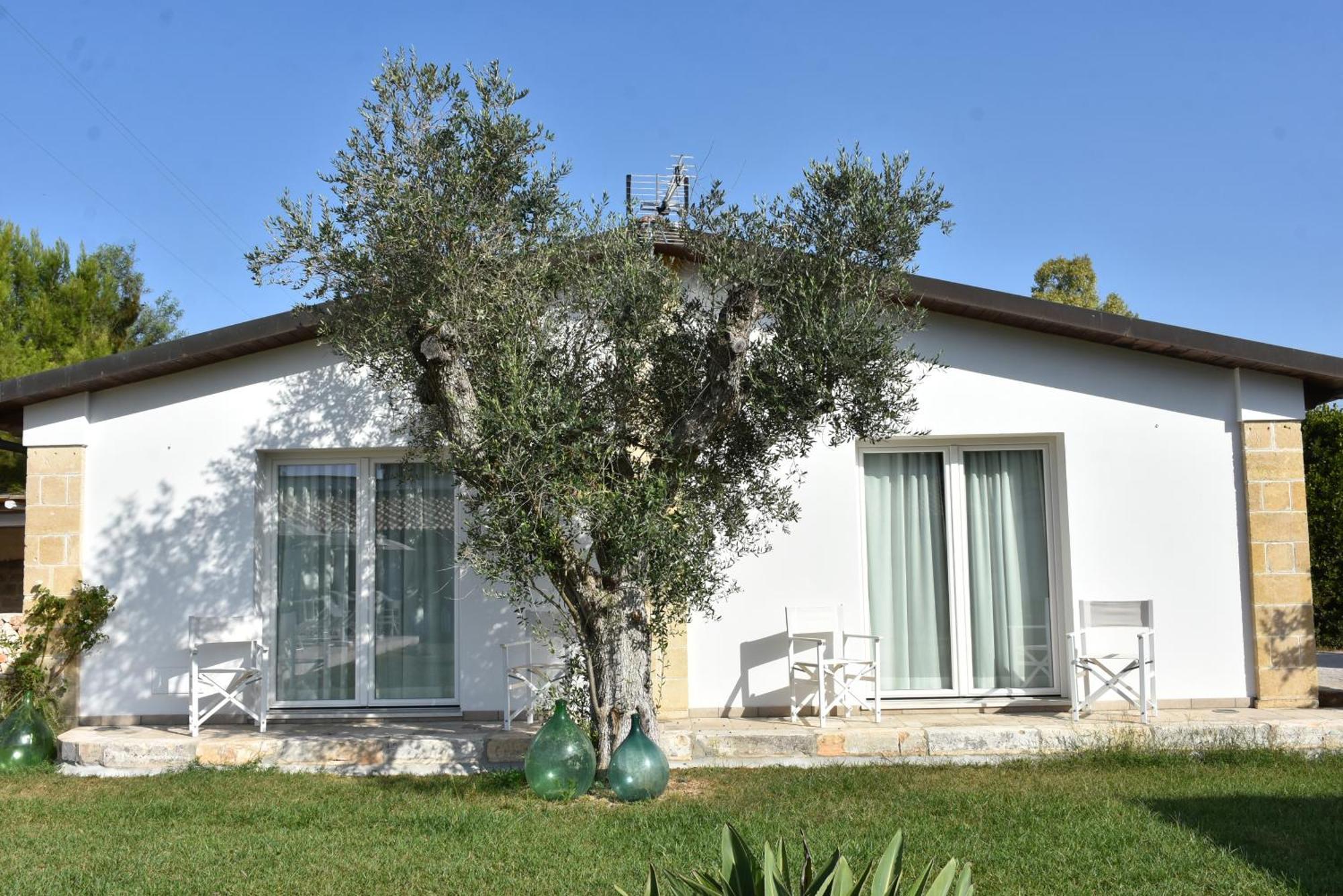 Masseria Tenuta Flora Maria Leverano Bagian luar foto