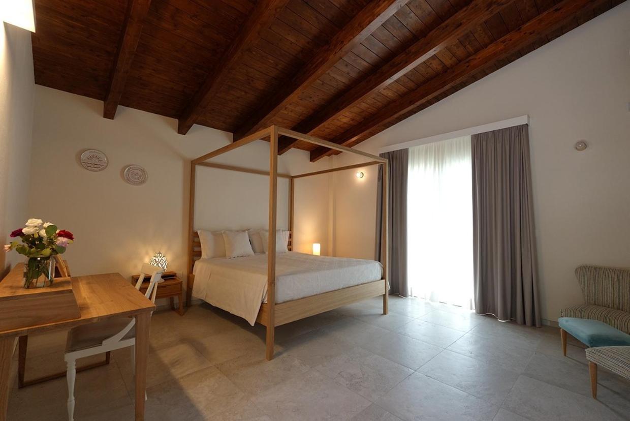 Masseria Tenuta Flora Maria Leverano Bagian luar foto
