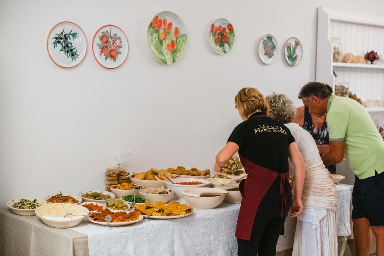 Masseria Tenuta Flora Maria Leverano Bagian luar foto