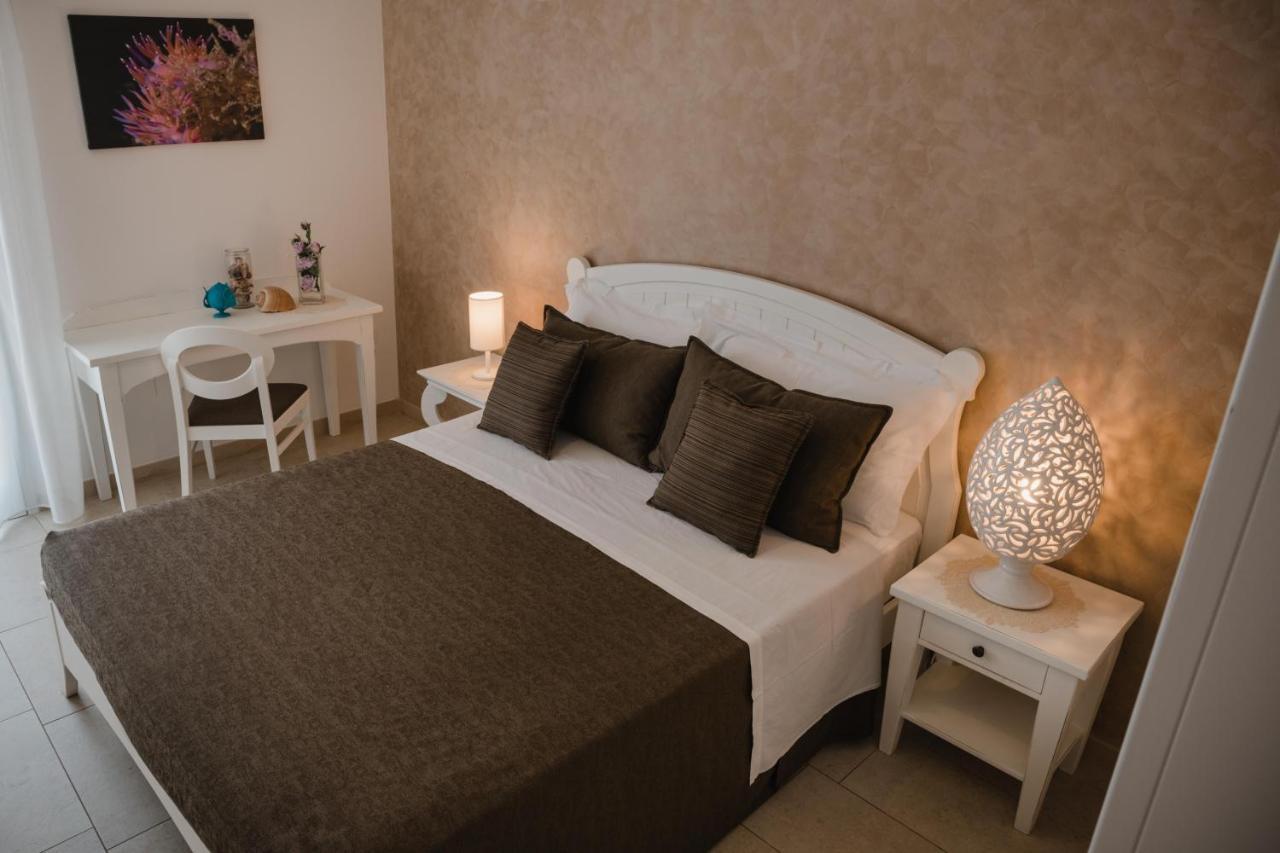 Masseria Tenuta Flora Maria Leverano Bagian luar foto